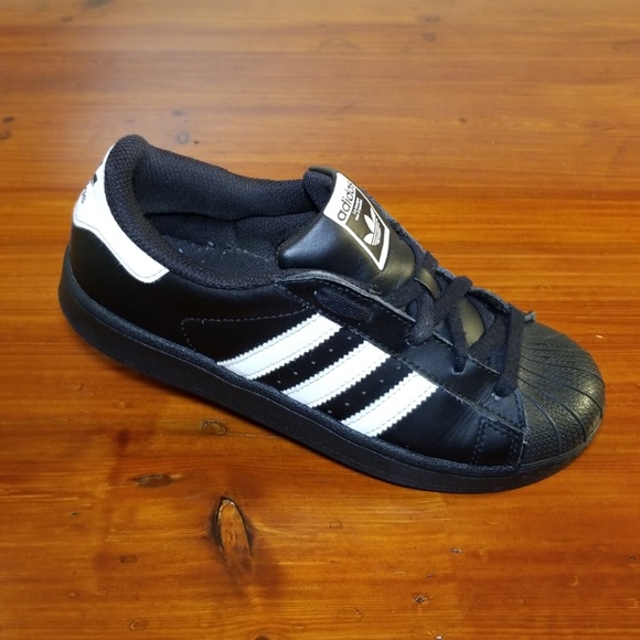 adidas la marque aux 3 bandes black and white